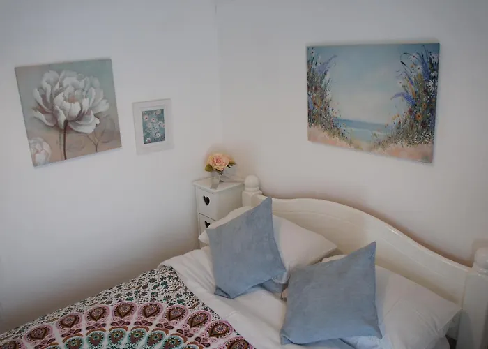 North Sands Guest house 3*